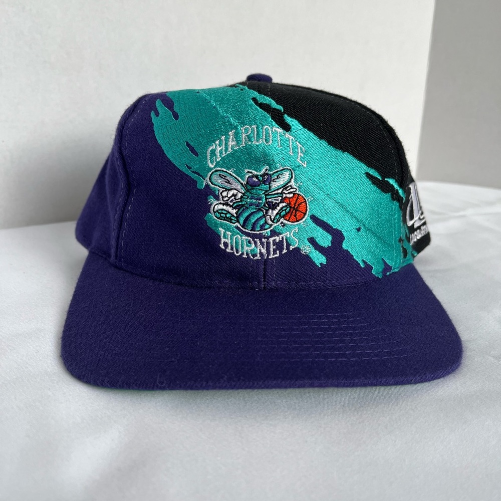 Charlotte Hornets Logo Athletic Splash